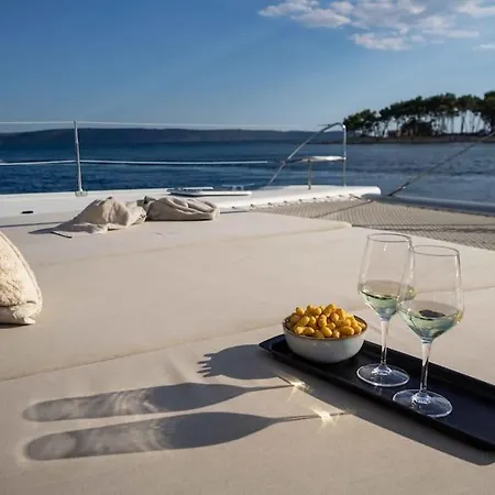 Luxe Crewed Catamaran, Sailing Mangofloat, Croatia